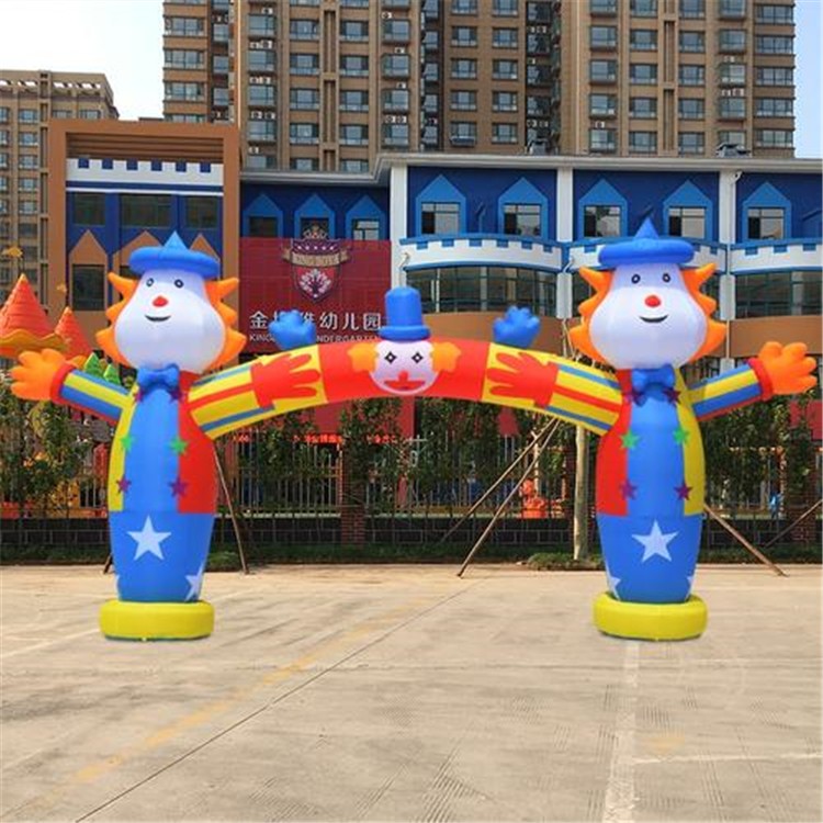 北京卡通人造型拱门